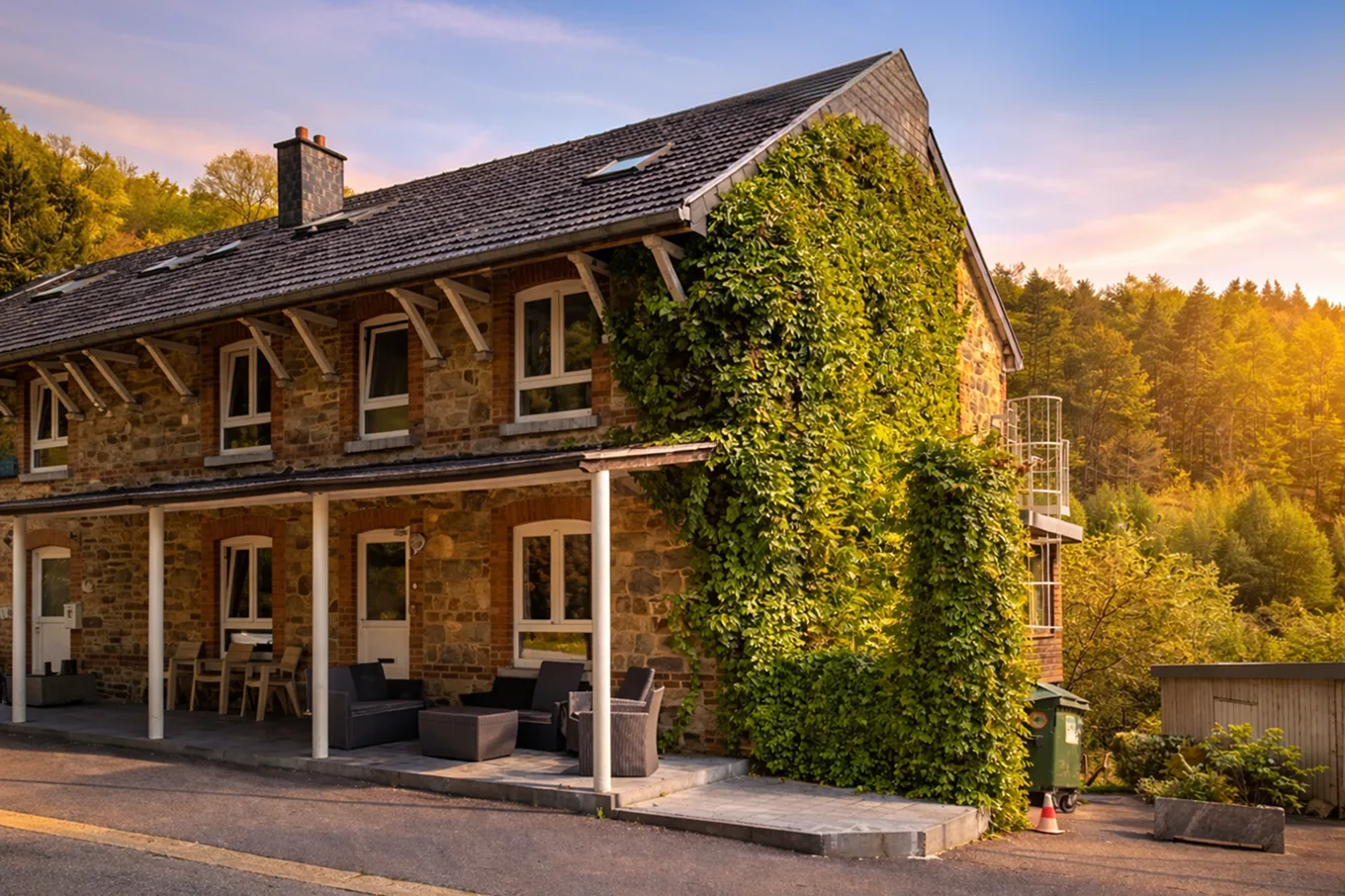 Les 3 Canards — grande maison à Borgoumont